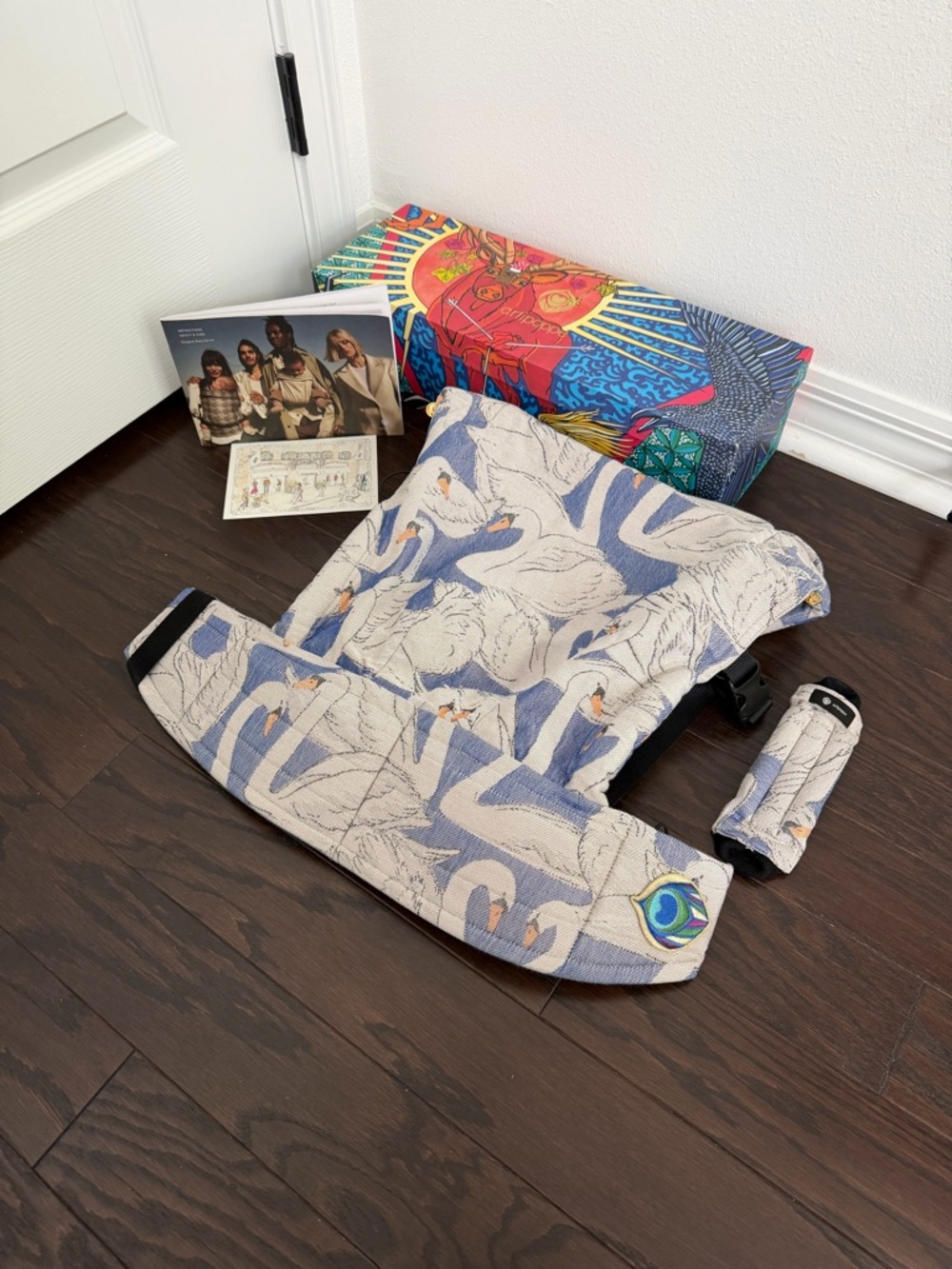 Artipoppe ZEITGEIST MONOGAMY IN COTTON - Blue and Cream Swan Print